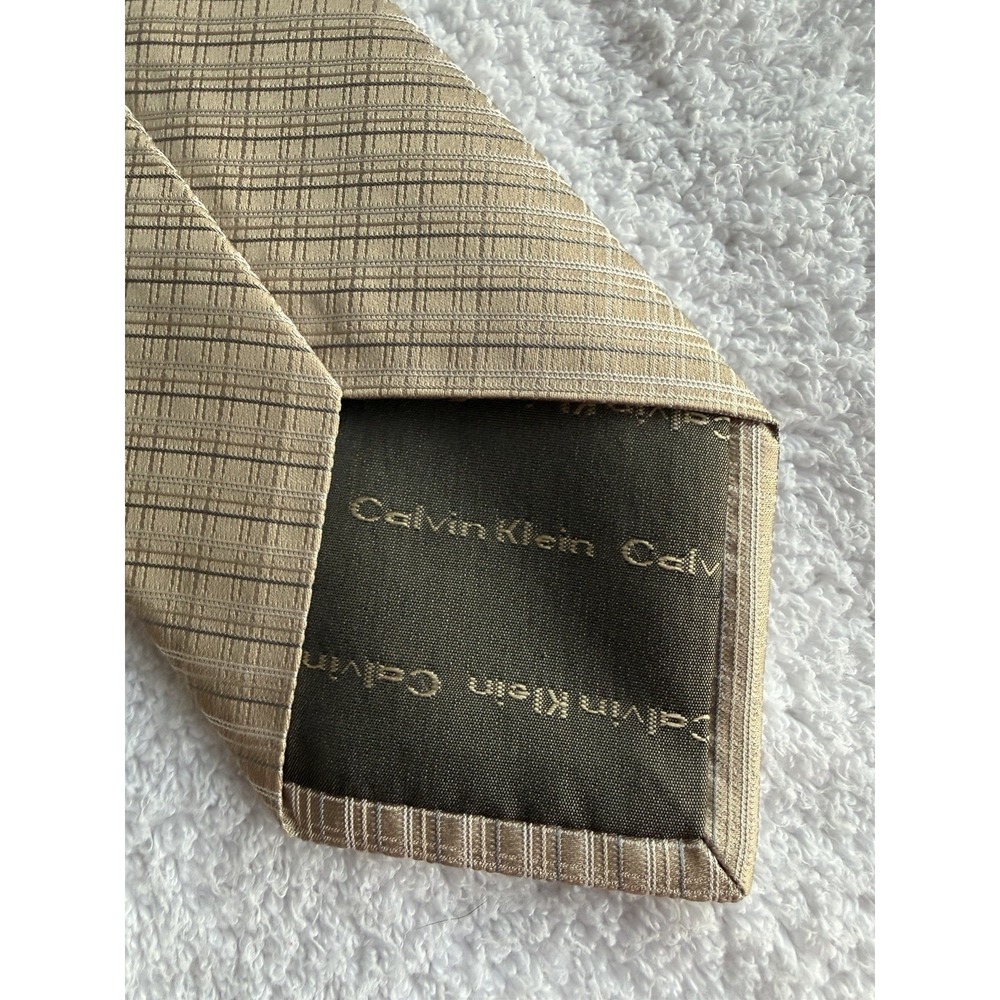 Calvin Klein	Beige Check Plaid Stripes Woven Jacquard 100% Silk Tie Necktie USA